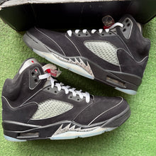 Load image into Gallery viewer, Jordan Reimagined Metallic 5s Size 8
