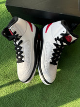 Load image into Gallery viewer, Jordan Chicago 2s Size 7Y
