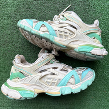 Load image into Gallery viewer, Balenciaga Track2s Size 36
