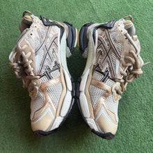 Load image into Gallery viewer, Balenciaga Runners Size 43
