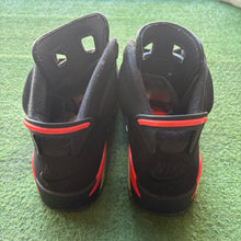Load image into Gallery viewer, Jordan Infrared 6s Size 9
