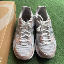 Load image into Gallery viewer, ASICS Neutral Pink Gel-1130s Size 8
