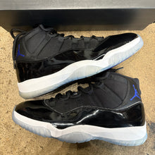 Load image into Gallery viewer, Jordan Space Jam 11s Size 11
