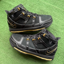 Load image into Gallery viewer, Nike Lebron Black Gold 3s Size 10
