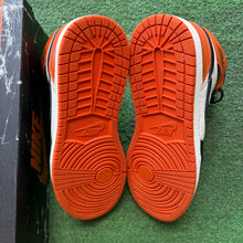 Load image into Gallery viewer, Jordan Shattered Backboard 1s Size 6Y
