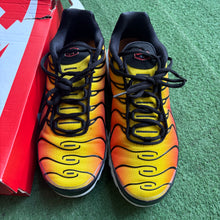 Load image into Gallery viewer, Nike Sunset Air Max 1s Size 9
