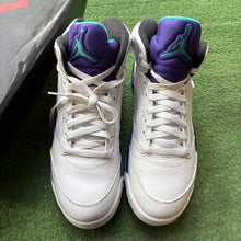 Load image into Gallery viewer, Jordan Grape 5s Size 9
