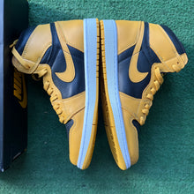 Load image into Gallery viewer, Jordan Pollen 1s Size 8
