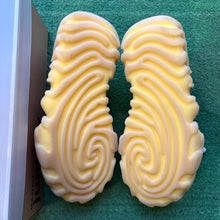 Load image into Gallery viewer, Crocs Salehe Bembury Junipers Size 13
