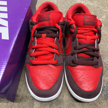 Load image into Gallery viewer, Nike Cherry SB Dunks Size 11
