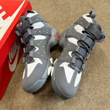 Load image into Gallery viewer, Nike CB’94s Size 10.5
