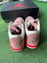 Load image into Gallery viewer, Jordan Rust Pink 3s Size 11.5W/10M
