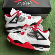 Load image into Gallery viewer, Jordan Fire Red 4s Size 9.5
