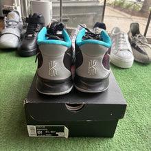 Load image into Gallery viewer, Nike Kyrie Pixel Camo 7s Size 6.5Y
