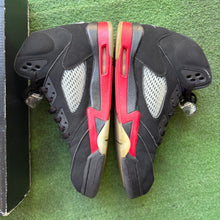 Load image into Gallery viewer, Jordan Top 3 5s Size 10.5
