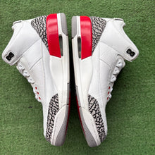 Load image into Gallery viewer, Jordan Hall Of Fame 3s Size 10
