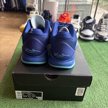 Load image into Gallery viewer, Nike Kobe X-Ray Protro 5s Size 9
