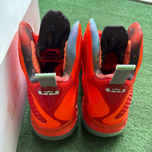 Load image into Gallery viewer, 2012 Nike LeBron Big Bang 9s Size 10
