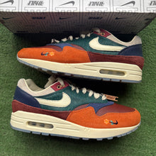 Load image into Gallery viewer, Nike Air Max Kasina 1s Size 10.5
