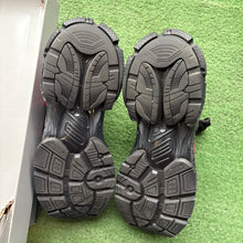 Load image into Gallery viewer, BB Runners Size 42
