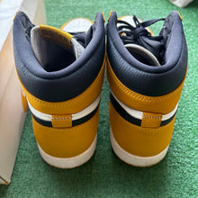 Load image into Gallery viewer, Jordan Ochre 1s Size 11.5
