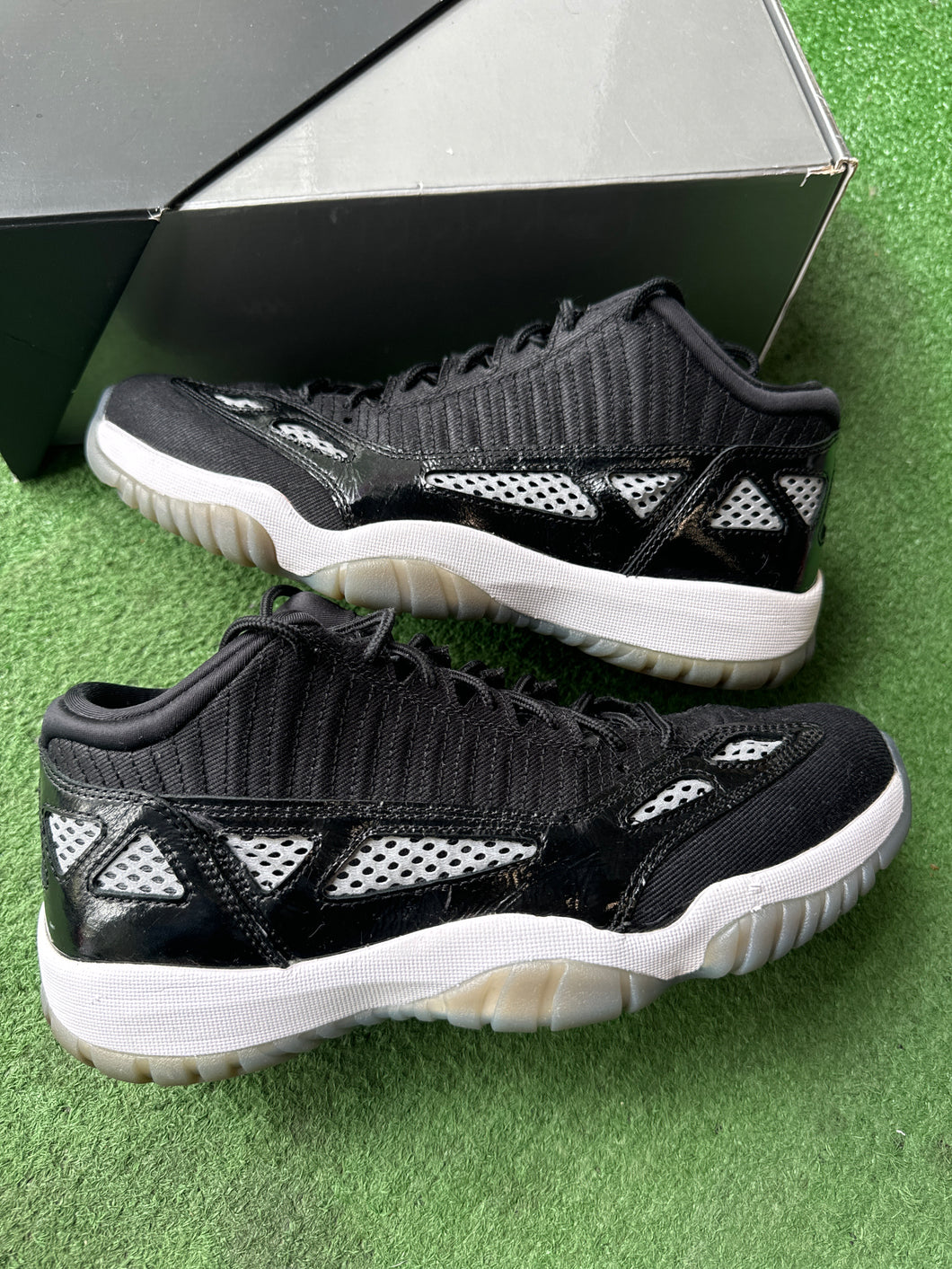 Jordan Craft Black White Low 11s Size 9.5