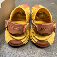 Load image into Gallery viewer, Sahele Bembury Crocs Size 8
