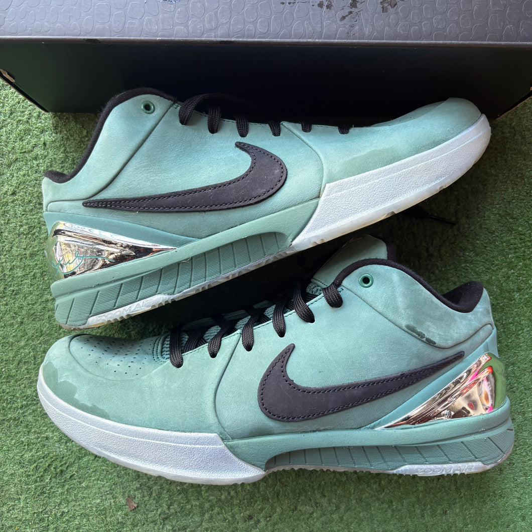 Nike Kobe Girl Dad 4s Size 10.5