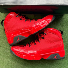 Load image into Gallery viewer, Jordan Chili 9s Size 9.5

