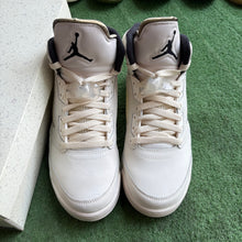 Load image into Gallery viewer, Jordan Sail 5s Size 8
