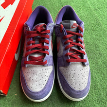 Load image into Gallery viewer, Nike Plum Low Dunks Size 11
