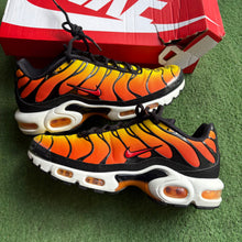 Load image into Gallery viewer, Nike Sunset Air Max 1s Size 9
