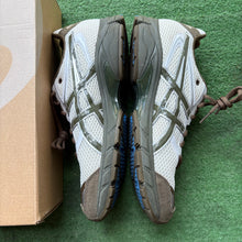 Load image into Gallery viewer, ASICS Cream Pure Silver Gel-1130s Size 10.5
