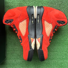 Load image into Gallery viewer, Jordan Dunk On Mars 5s Size 11.5W/10M
