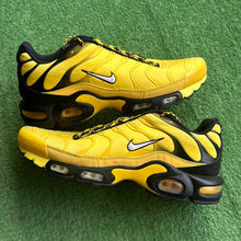 Load image into Gallery viewer, Nike Air Max Plus Frequency Pack Size 11.5
