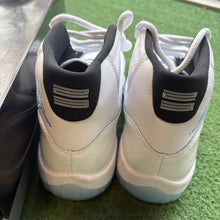 Load image into Gallery viewer, Jordan Legend Blue 11s Size 9.5
