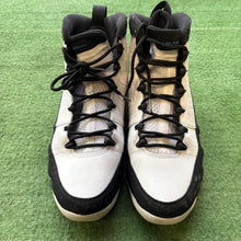 Load image into Gallery viewer, Jordan University Blue 9s Size 11
