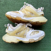 Load image into Gallery viewer, Balenciaga Tracks Size 36
