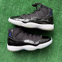 Load image into Gallery viewer, Jordan Space Jam 11s Size 11
