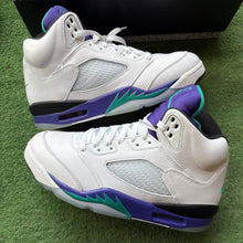 Load image into Gallery viewer, Jordan Grape 5s Size 9
