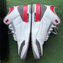 Load image into Gallery viewer, Jordan Fire Red 3s Size 11
