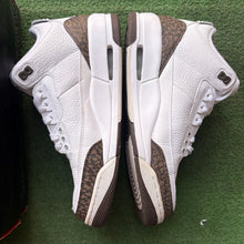 Load image into Gallery viewer, Jordan Mocha 3s Size 10
