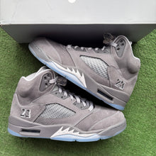 Load image into Gallery viewer, Jordan Wolf Grey 5s Size 8
