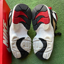 Load image into Gallery viewer, Nike Air 49ers Diamond Turfs Size 9
