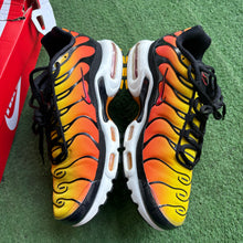 Load image into Gallery viewer, Nike Sunset Air Max 1s Size 9

