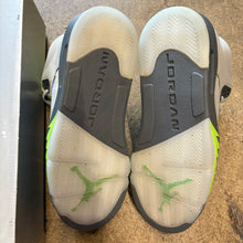 Load image into Gallery viewer, Jordan Green Bean 5s Size 10
