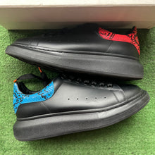 Load image into Gallery viewer, Alexander McQueen Oversized Size 41
