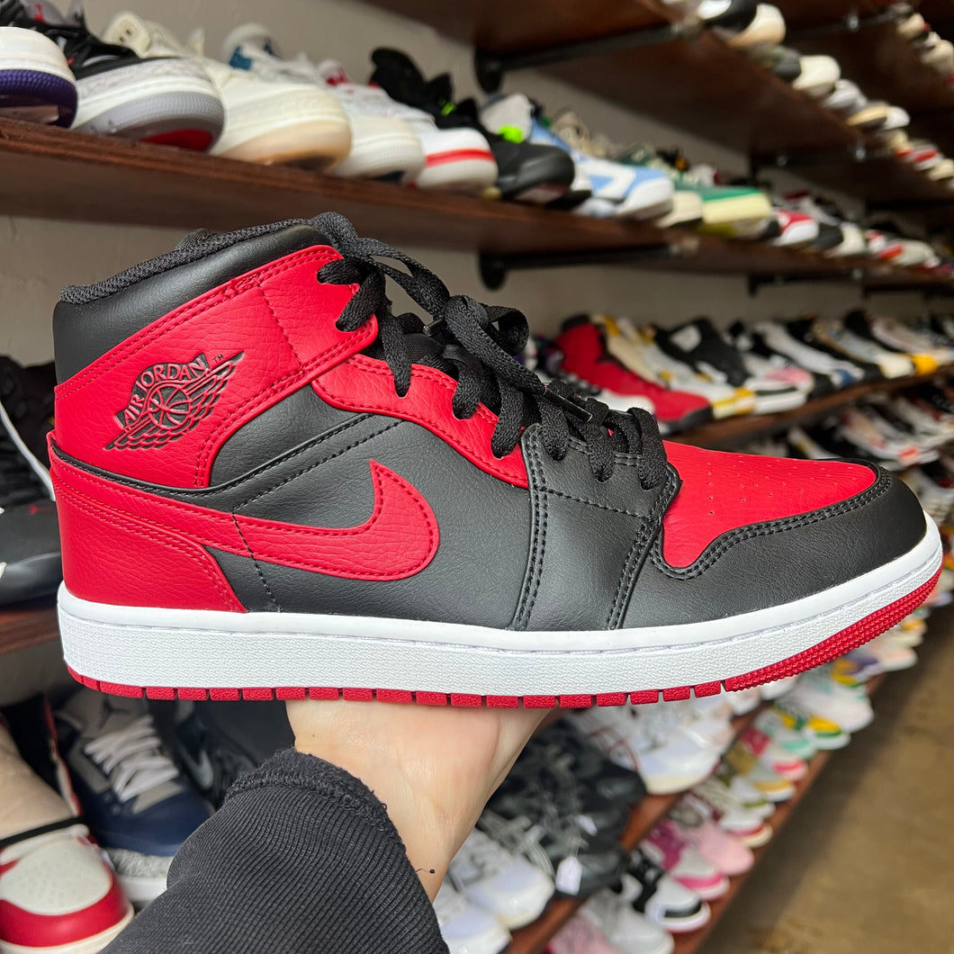 Jordan Banned Mid 1s