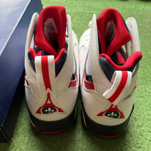 Load image into Gallery viewer, Jordan PSG 7s Size 9
