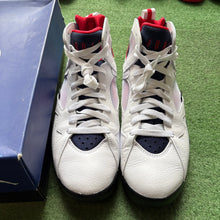 Load image into Gallery viewer, Jordan PSG 7s Size 9
